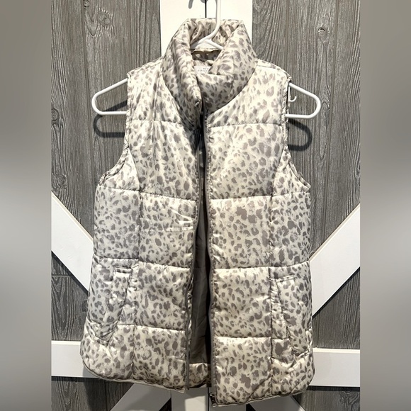 100. NEW DIRECTIONS PUFFER VEST S - Picture 1 of 2